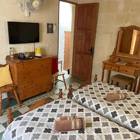 Ta' Lorenzo Farmhouse 2 San Lawrenz