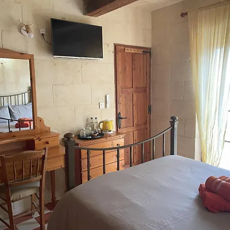 Ta' Lorenzo Farmhouse 2 *