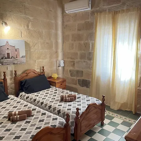Ta' Lorenzo Farmhouse 2