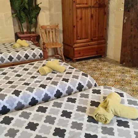 Ta' Lorenzo Farmhouse 2